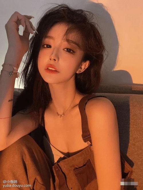 cb女主播是什么,网络直播界的璀璨明星